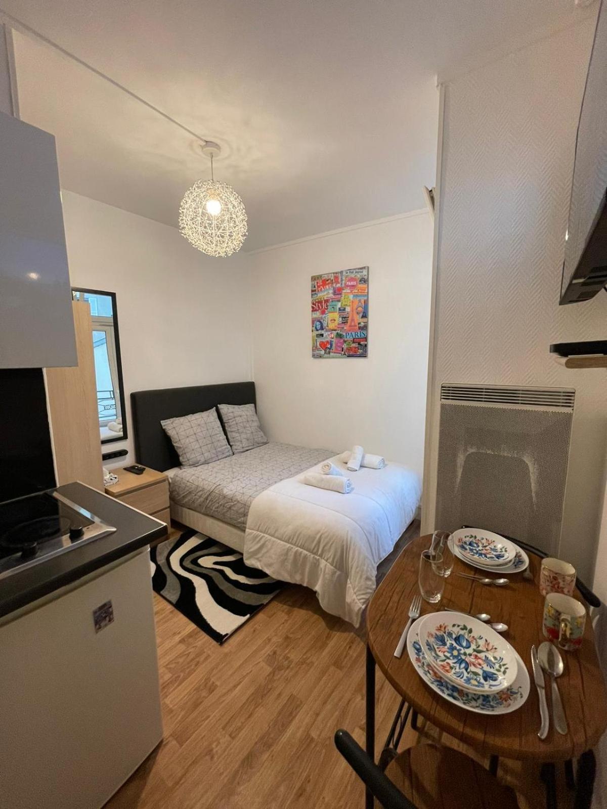 Dame De Fer * Parigi